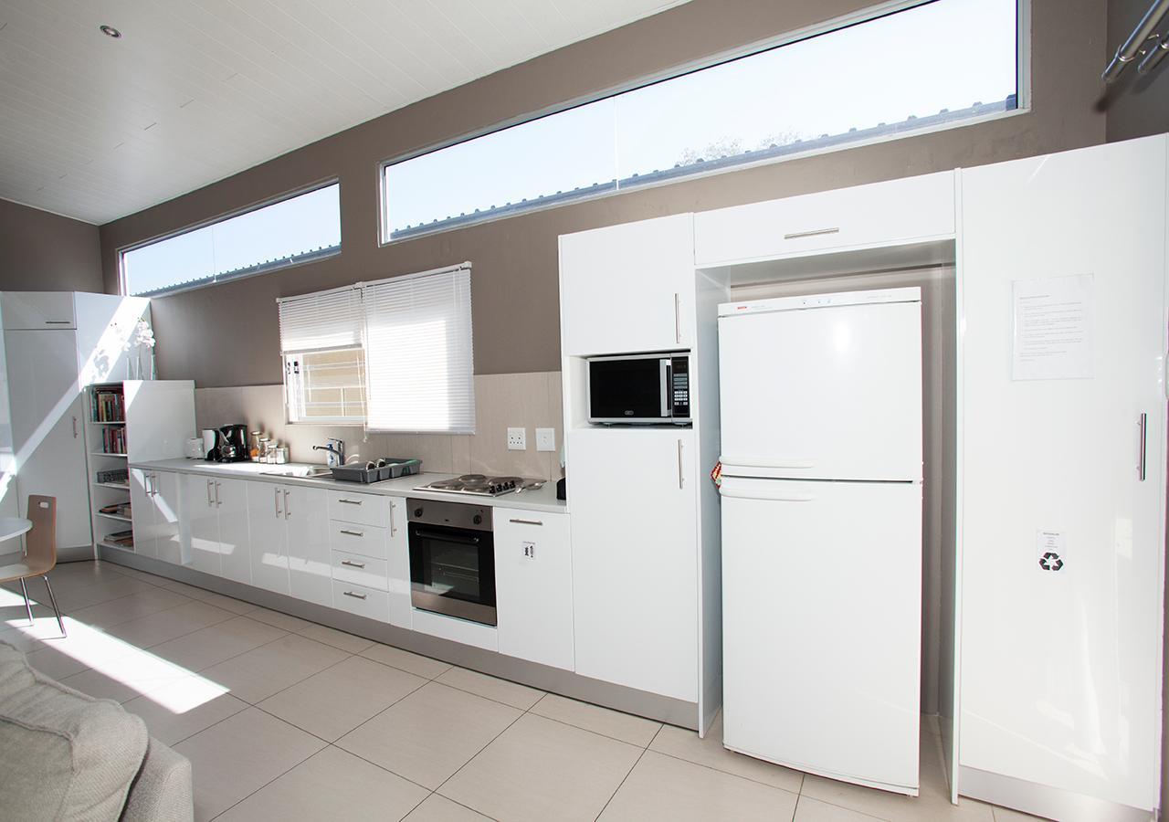 Rnb'S Studio Apartment Виндхук Экстерьер фото