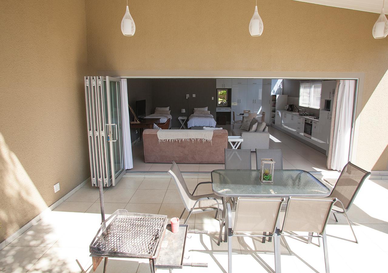 Rnb'S Studio Apartment Виндхук Экстерьер фото